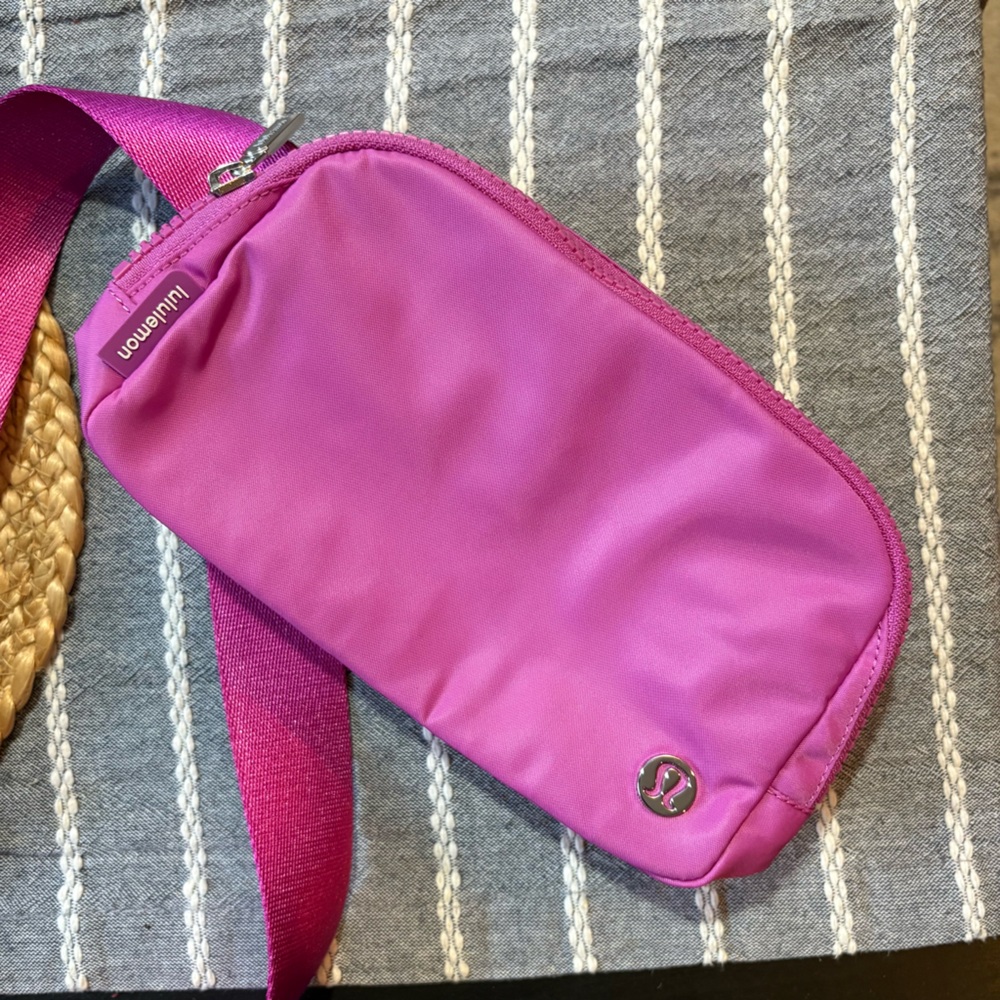 lululemon athletica Fuchsia Belt Bag